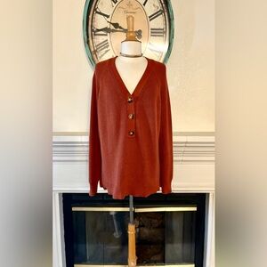 Women's V-Neck Sweater in Rust